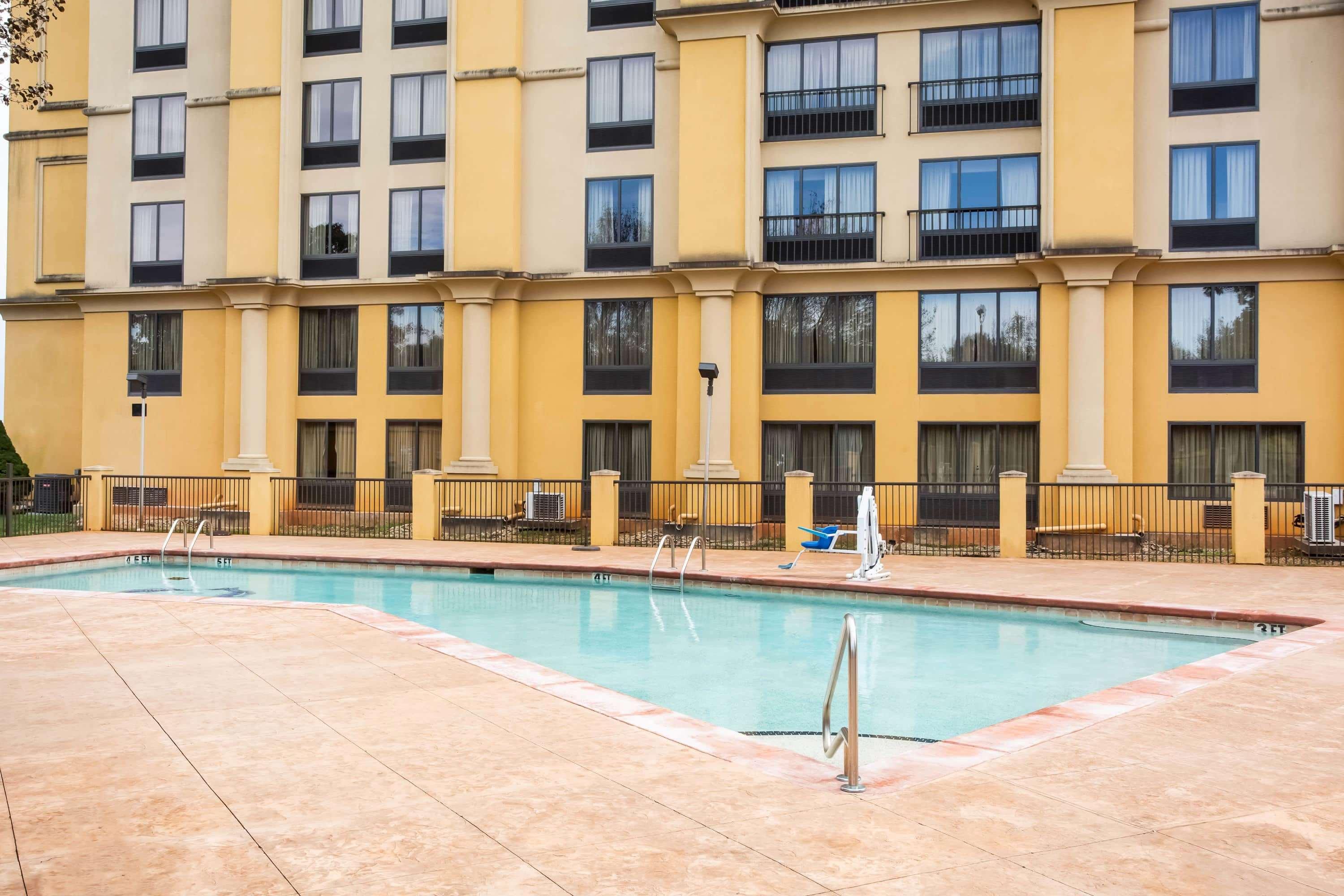 Mainstay Suites Conover-Hickory Bagian luar foto