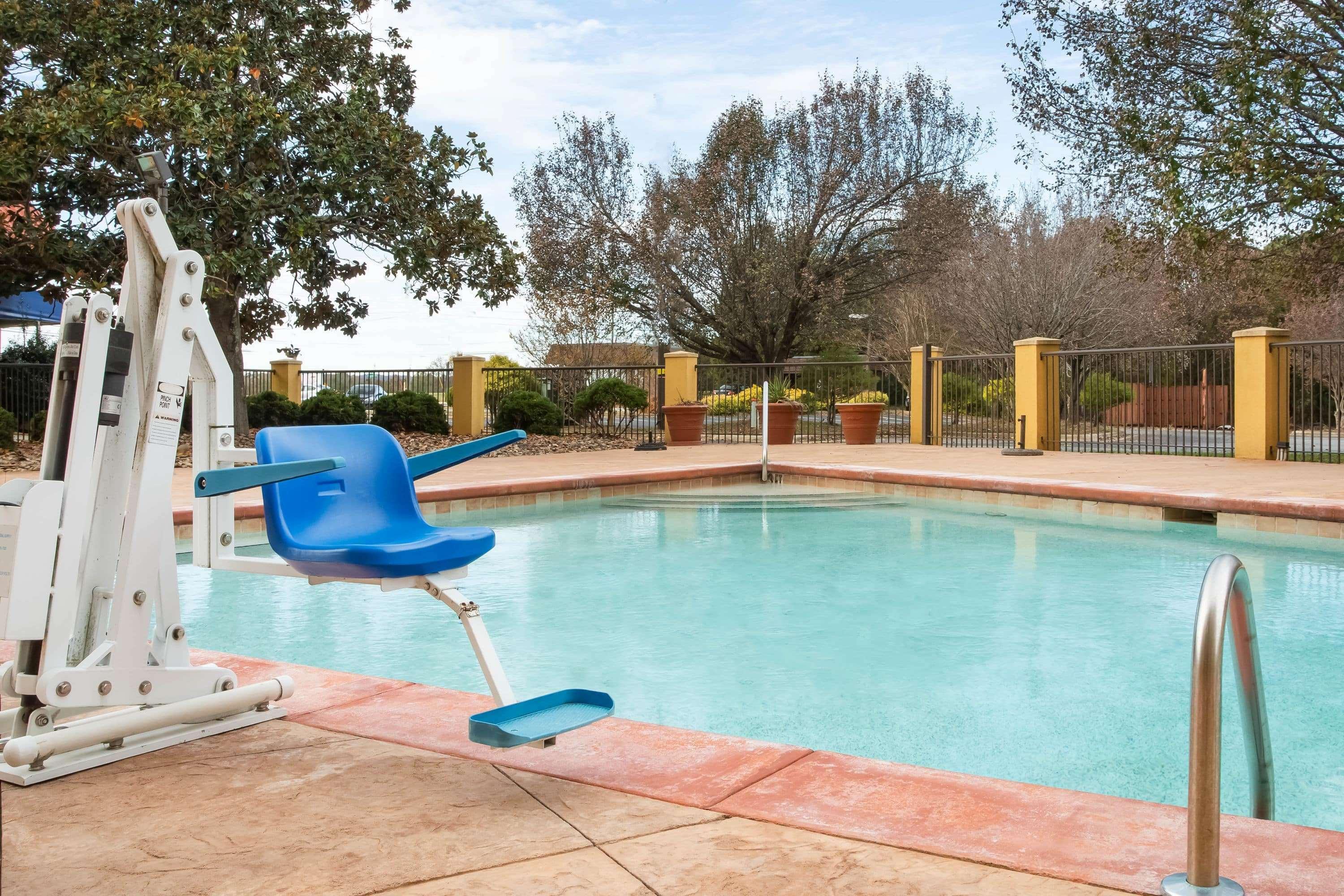 Mainstay Suites Conover-Hickory Bagian luar foto