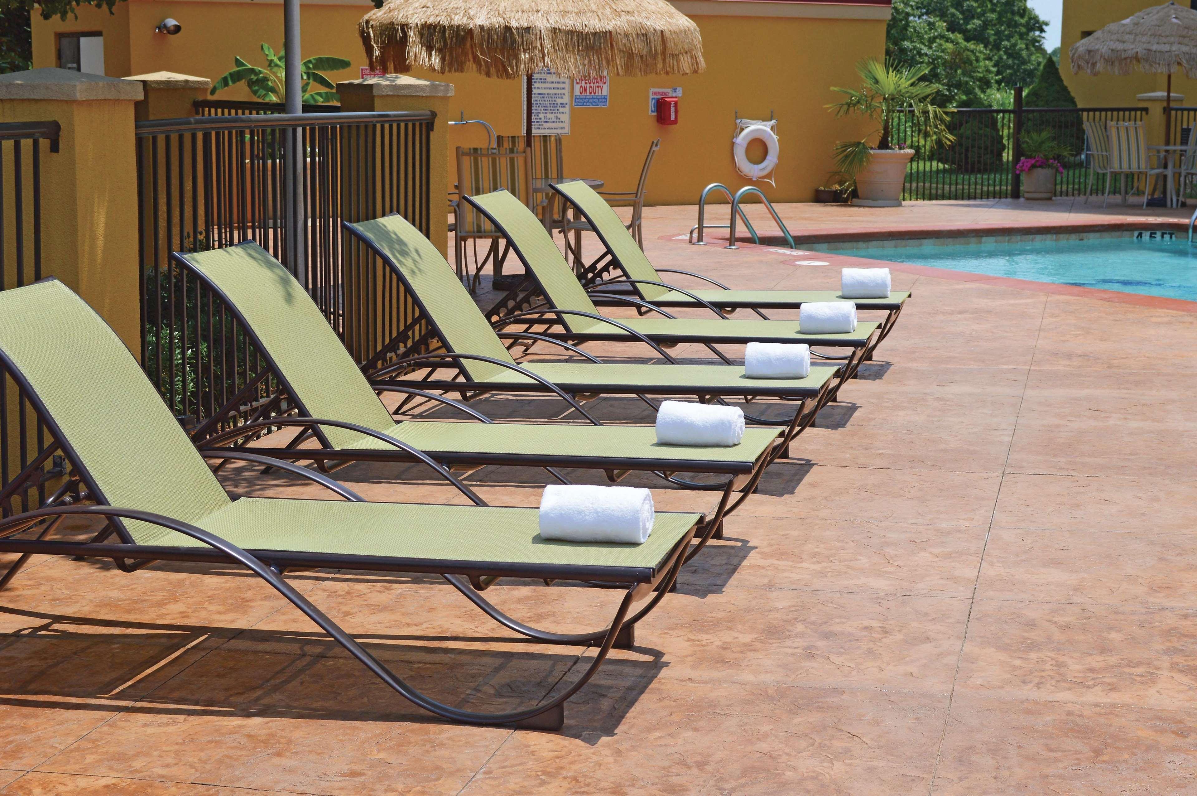 Mainstay Suites Conover-Hickory Bagian luar foto
