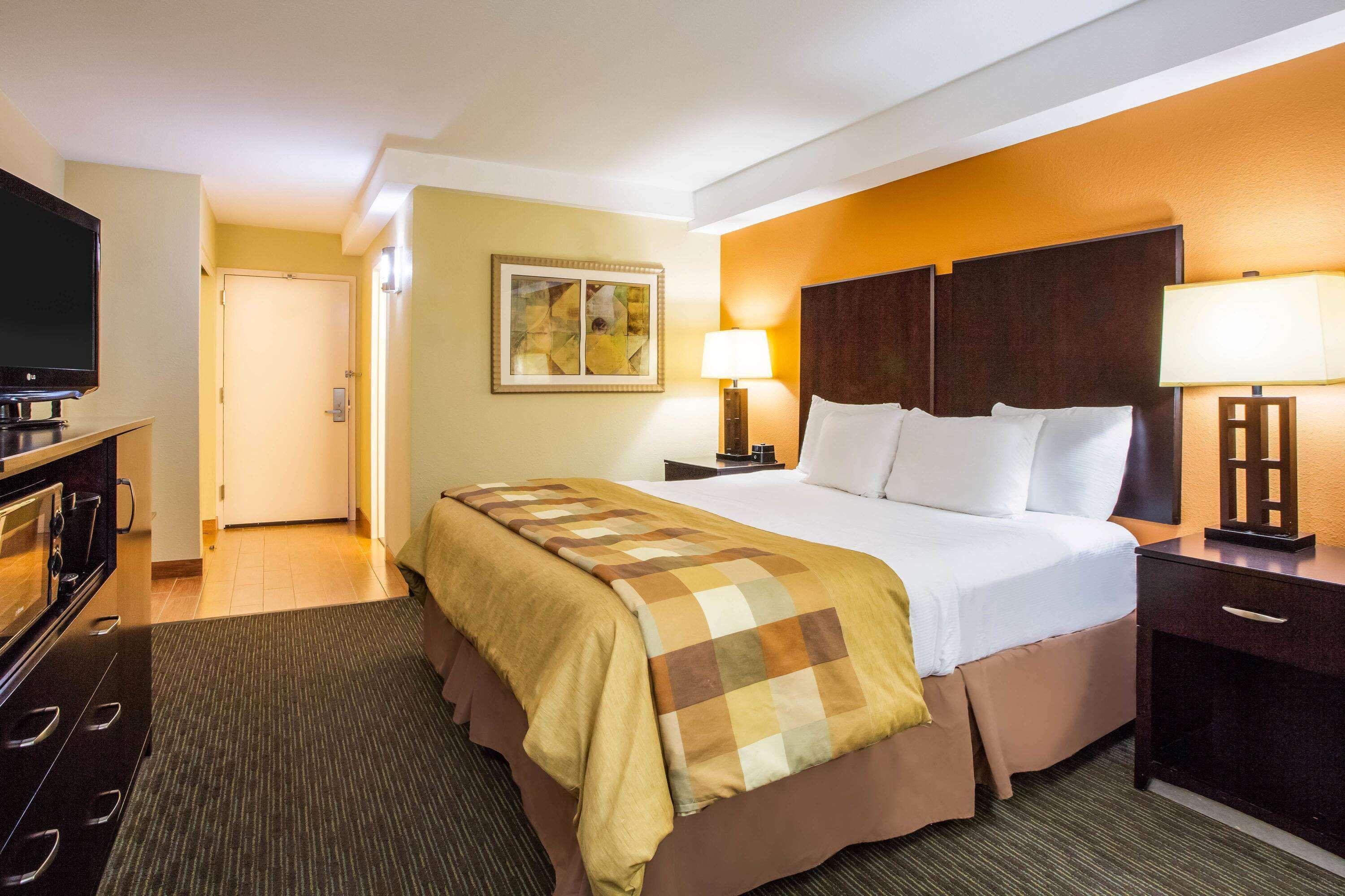 Mainstay Suites Conover-Hickory Bagian luar foto