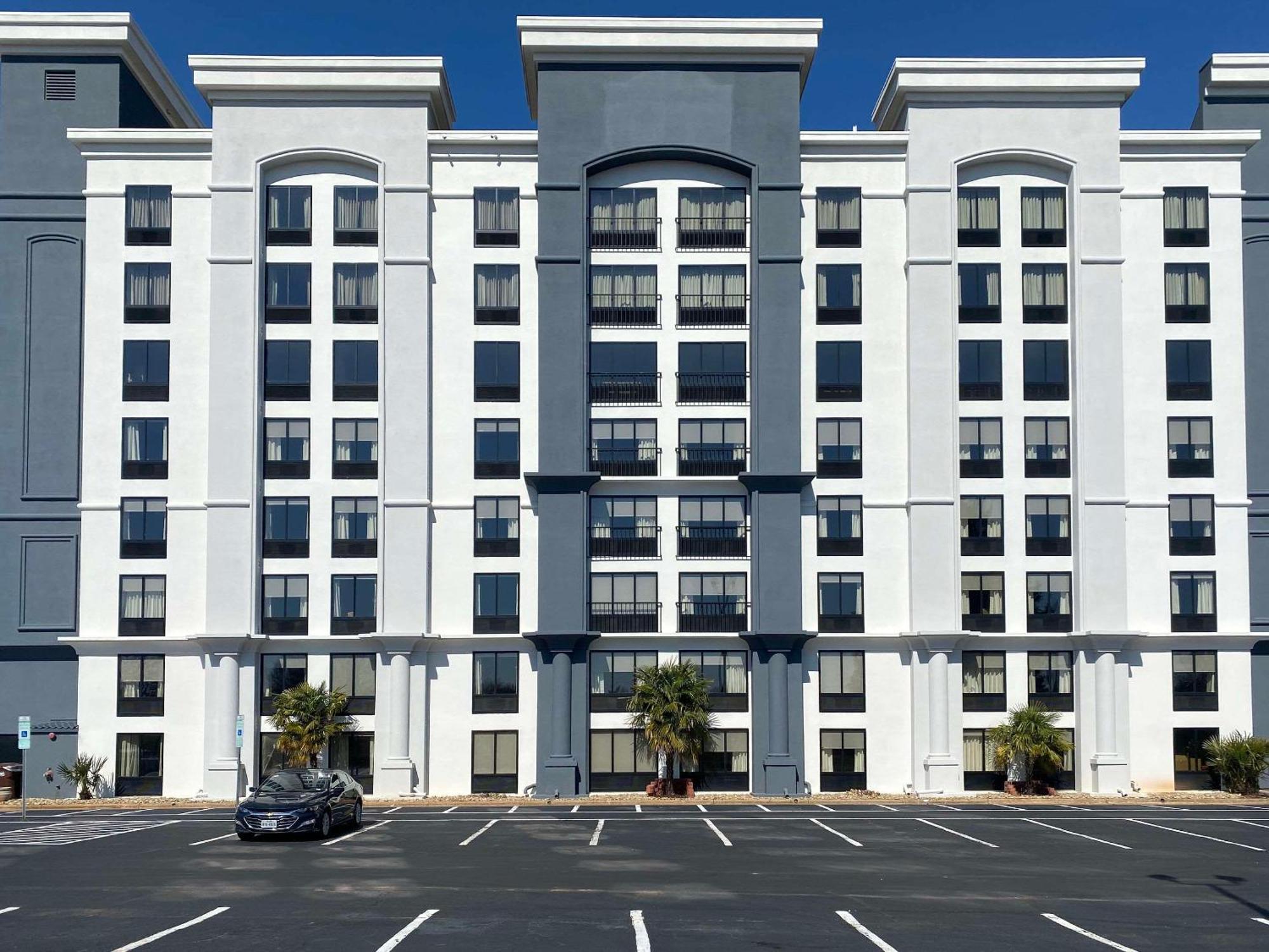 Mainstay Suites Conover-Hickory Bagian luar foto